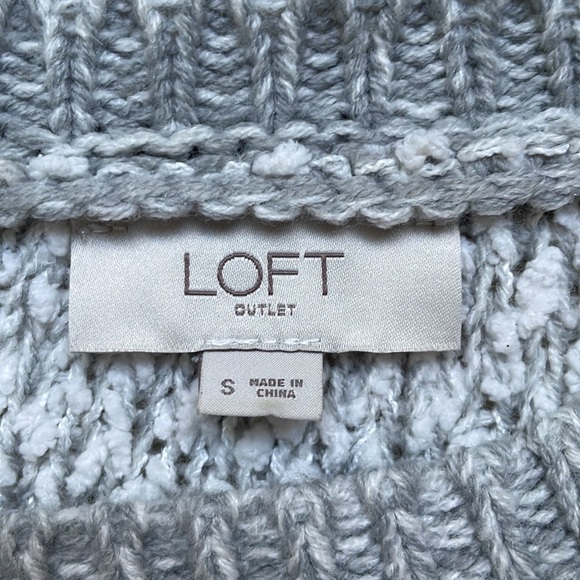 Grey and White Sweater - Picture 3 of 5